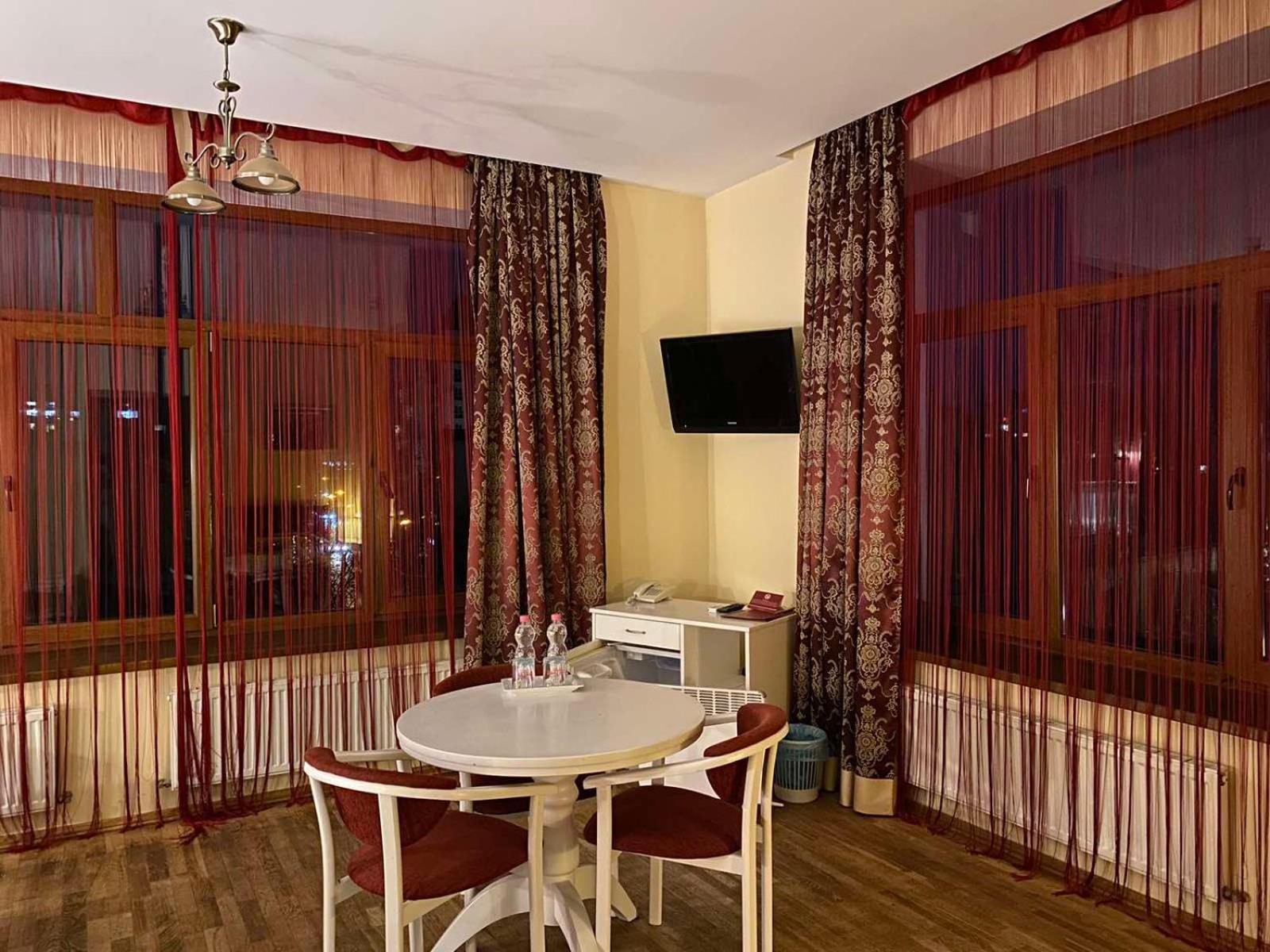 Fontush Boutique Hotel Ivano-Frankivsk Eksteriør billede